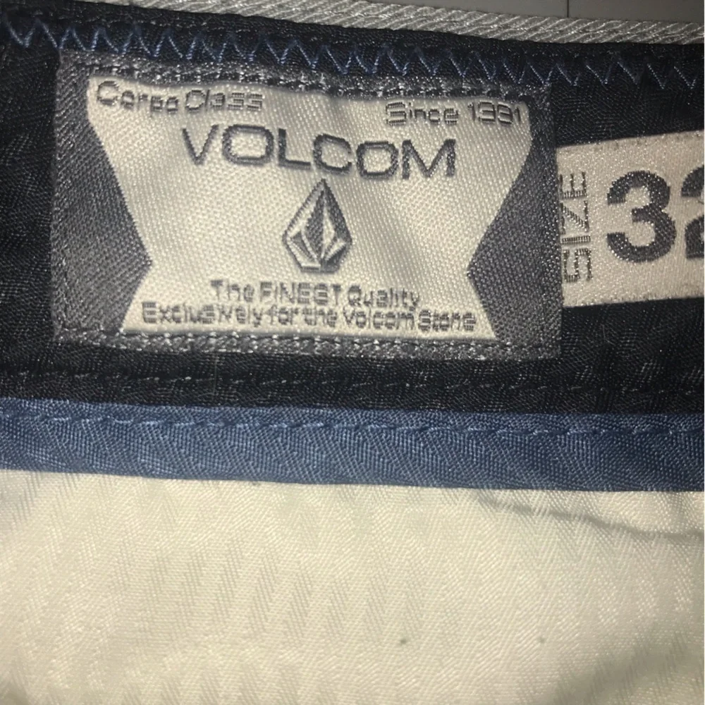 VOLCOM Frickin Solid Chino Corpo Class Mens Short Size 32 Grey